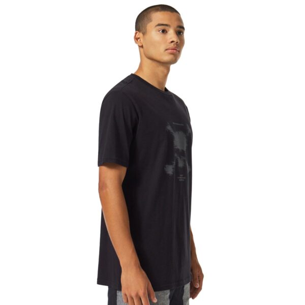 T-Shirt Blurred Scatter Skull