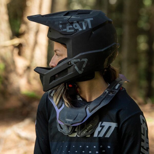 MTB DH Helm DBX 1.0