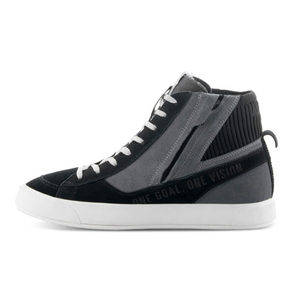Schuh Stated