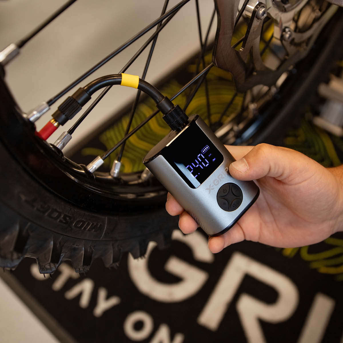 BLOWJOB Akku-Luftpumpe